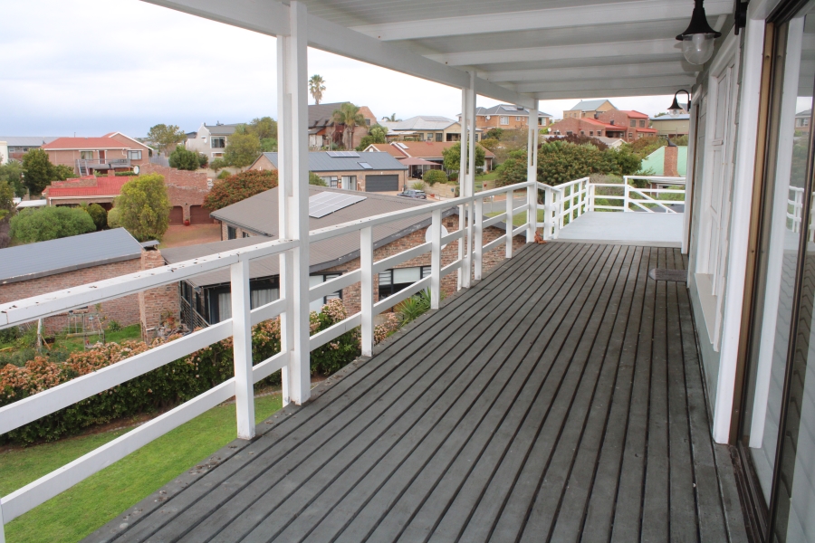 4 Bedroom Property for Sale in Stilbaai Wes Western Cape
